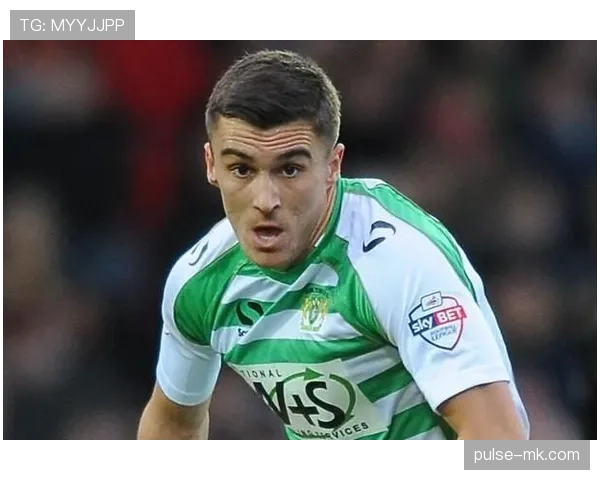 亚历克斯·摩根随手一背的那只包，比我一年工资还吓人