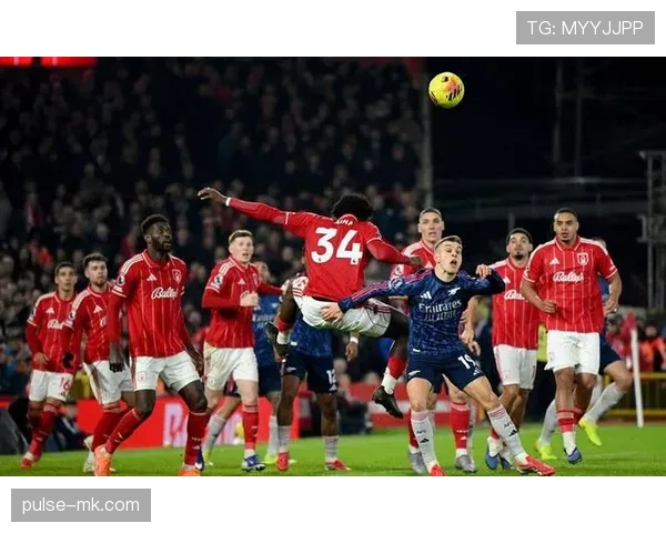 曼联“伪复兴”现象持续，近期表现改善但本质问题仍未解决，对赛季竞争力带来考验